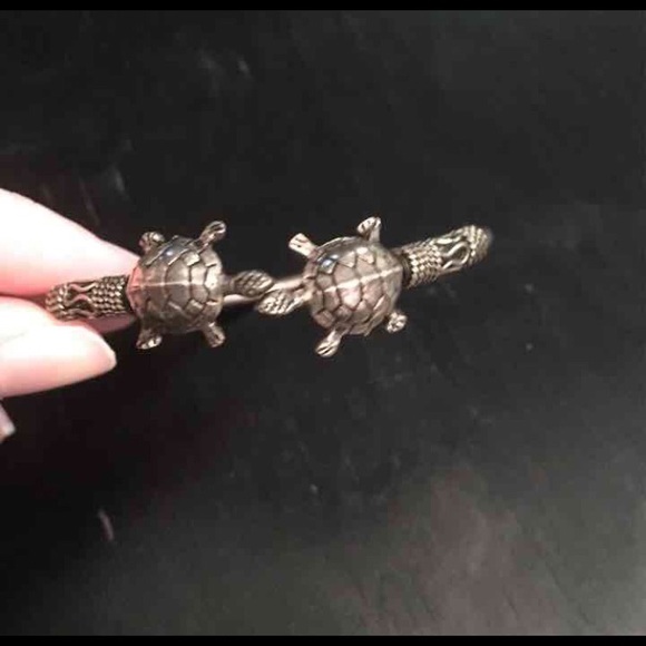 Turtle Bracelet - Picture 2 of 3