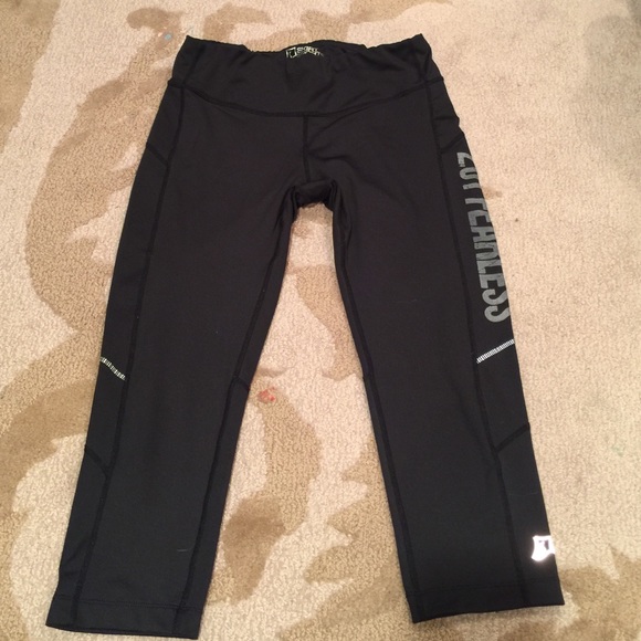 261 Fearless running capris