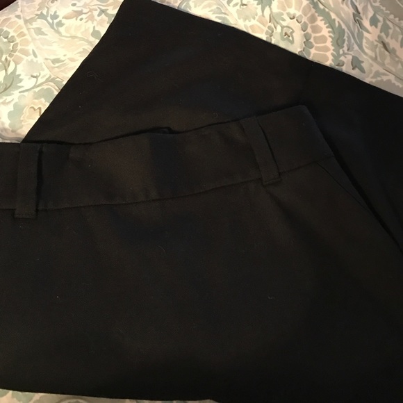 Banana Republic black pencil skirt - Picture 2 of 4