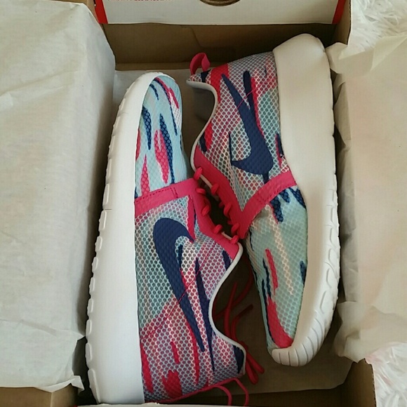 Nike Girl's (GS) Roshe One Flight Weight Shoes- - Picture 3 of 4