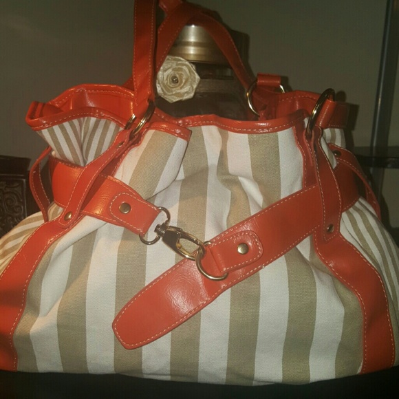 Cute purse ?? - Picture 1 of 1