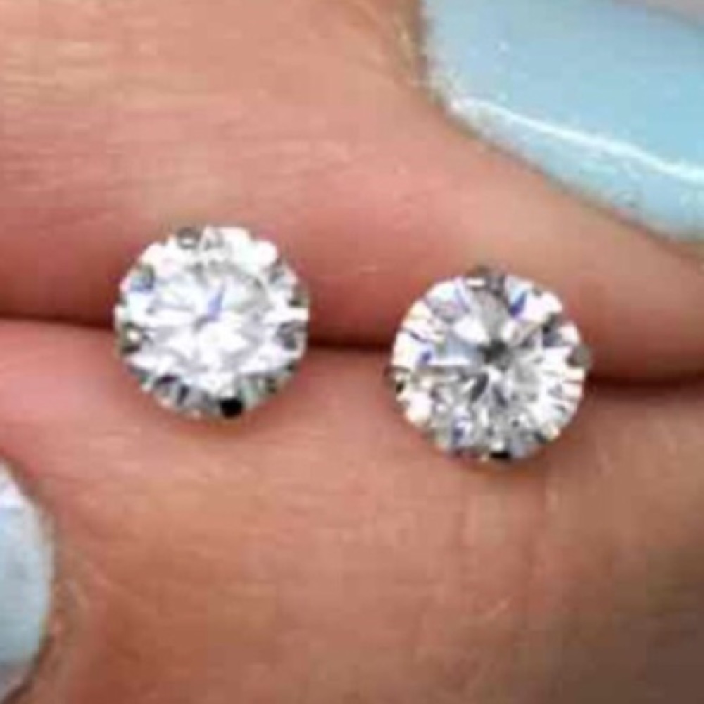 ππ2.5ct Simulated Diamond 14K White Gold Studs - Picture 4 of 5