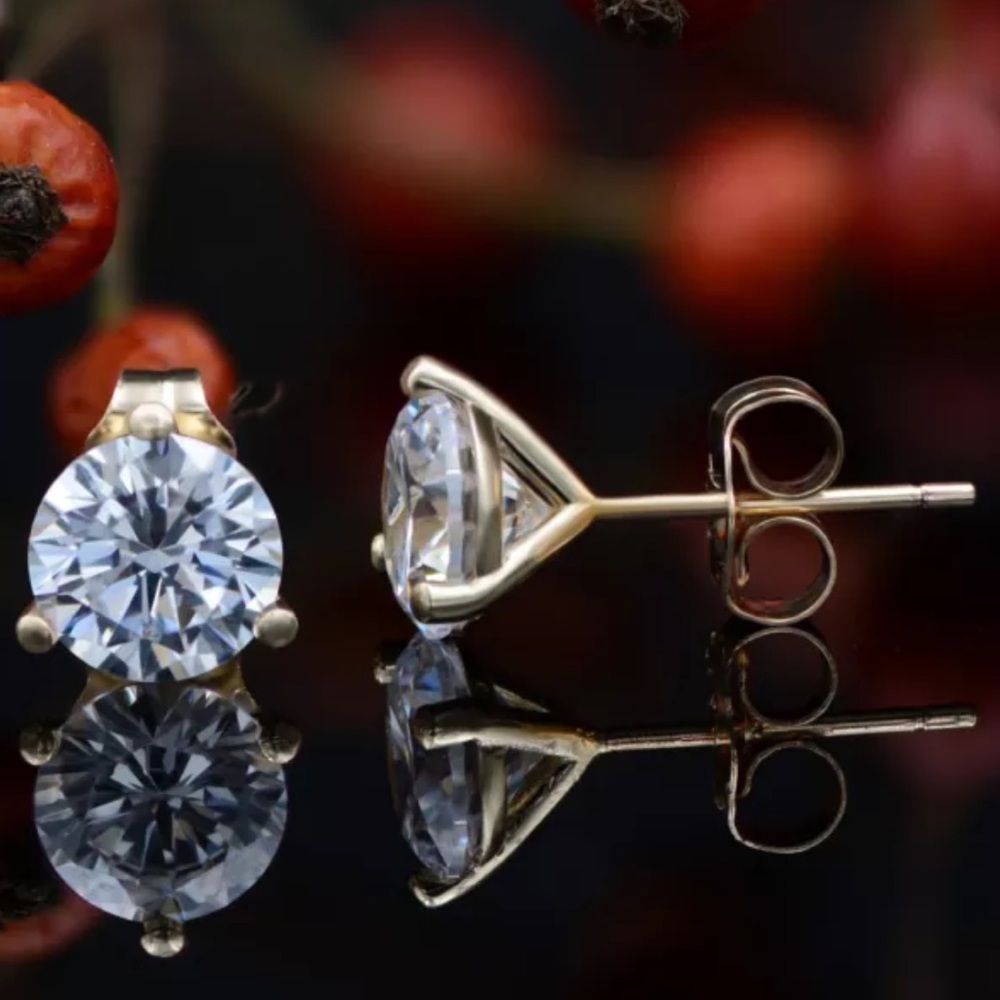 ππ2.5ct Simulated Diamond 14K White Gold Studs - Picture 5 of 5