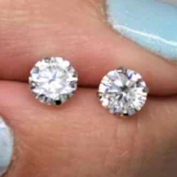 💎🎉2.5ct Simulated Diamond 14K White Gold Studs - Picture 4 of 5
