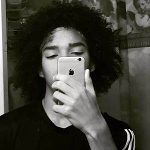 Meet your Posher, Zachary