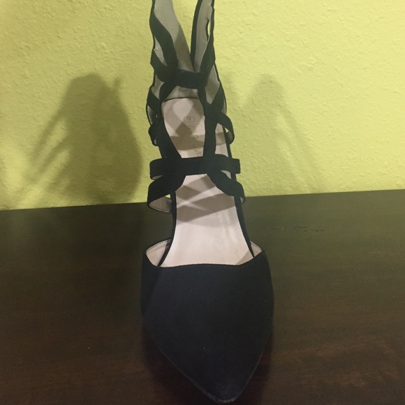 High heels - Picture 2 of 3