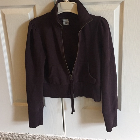 Short waisted zipper jacket
