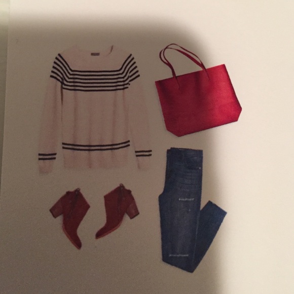 NWT Stripe Sweater🌸 Size M