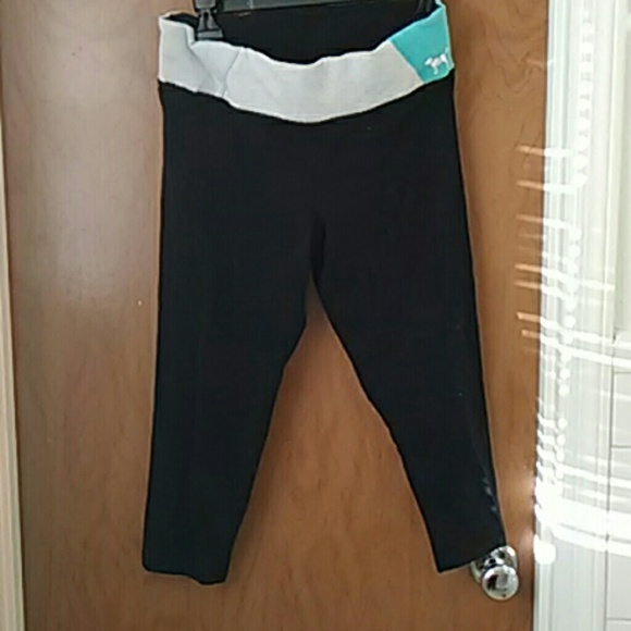 SALE! Get VS Pink workout set for $10
