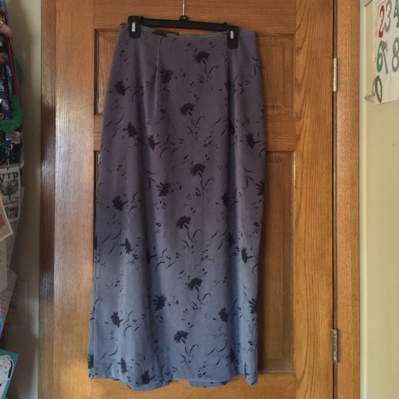 Gorgeous long skirt!