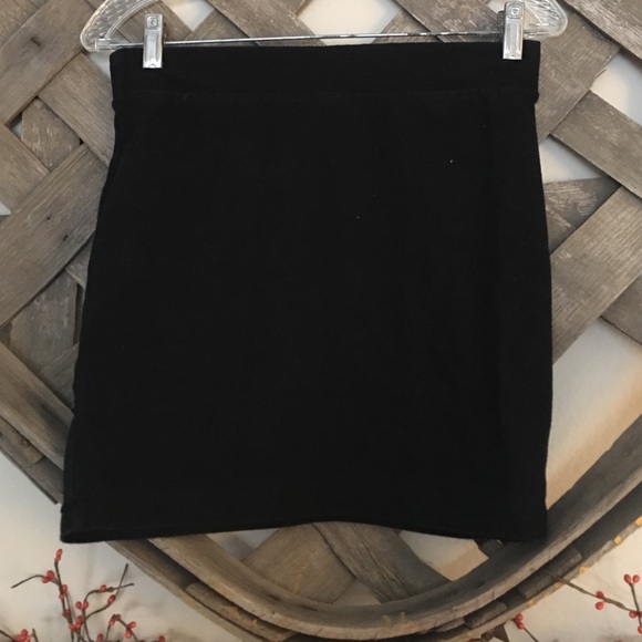 Skirts - Picture 2 of 2