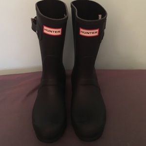 Matte black short Hunter boots