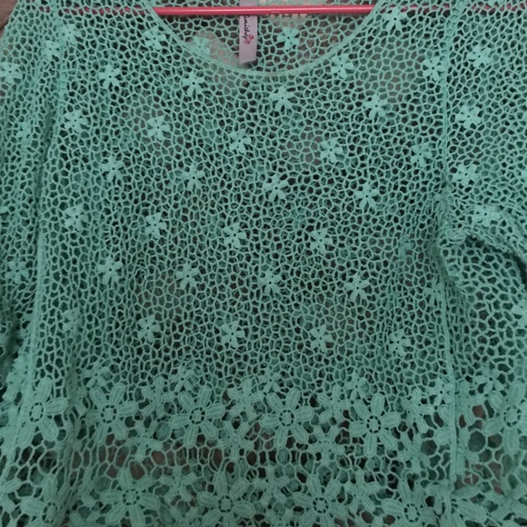 Top - Picture 2 of 2