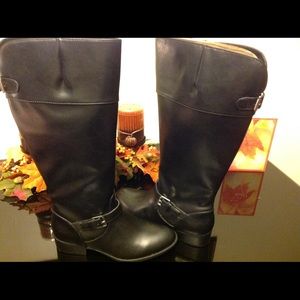 New pair of black ladies tall boots