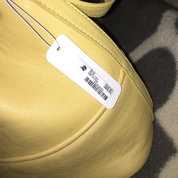 Charming Charlie's Yellow Bucket Bag.💛 - Picture 3 of 3