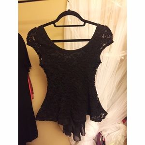 Lace & sheer peplum top - M