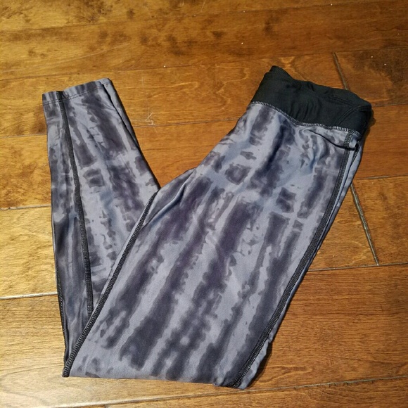 Under Armour compression leggings