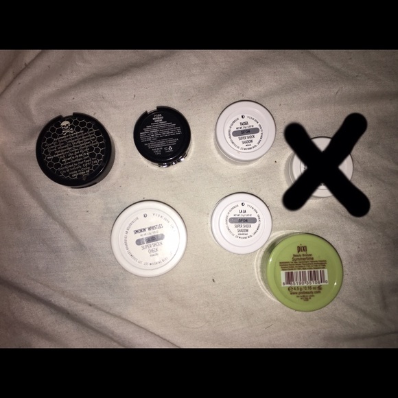 Makeup Bundle - Picture 2 of 3