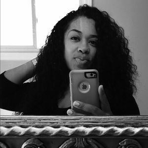 Meet your Posher, Crystal