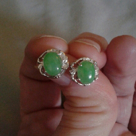 New 11mm Natural Jadeite Solid 925S Stud Earrings - Picture 2 of 2