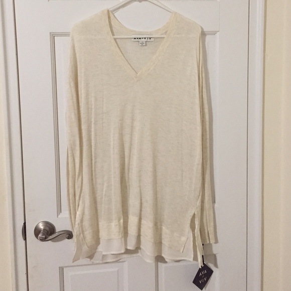 ✨New With Tags✨ Ava & Viv Cream Sweater
