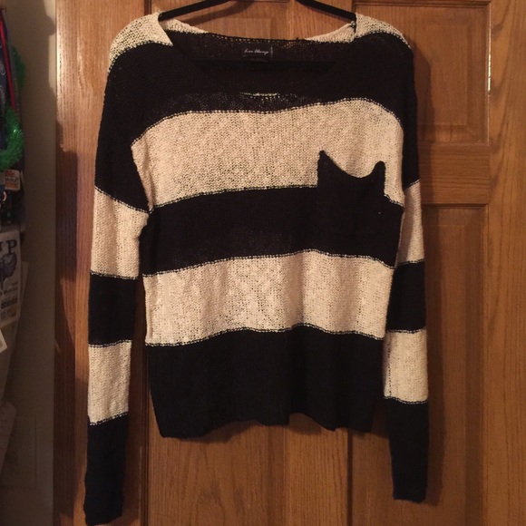 Comfy lightweight sweater!