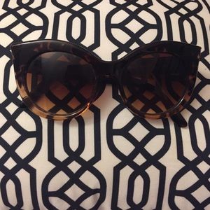 Cat eye sunglasses