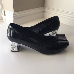 Black statement heels