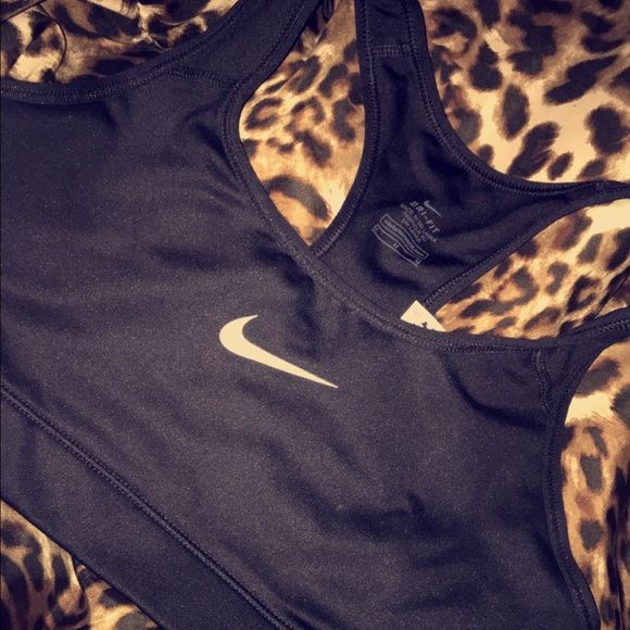 sports bra
