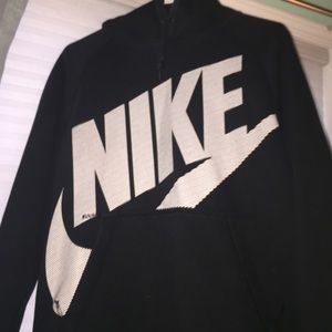 nike sweatshirt
