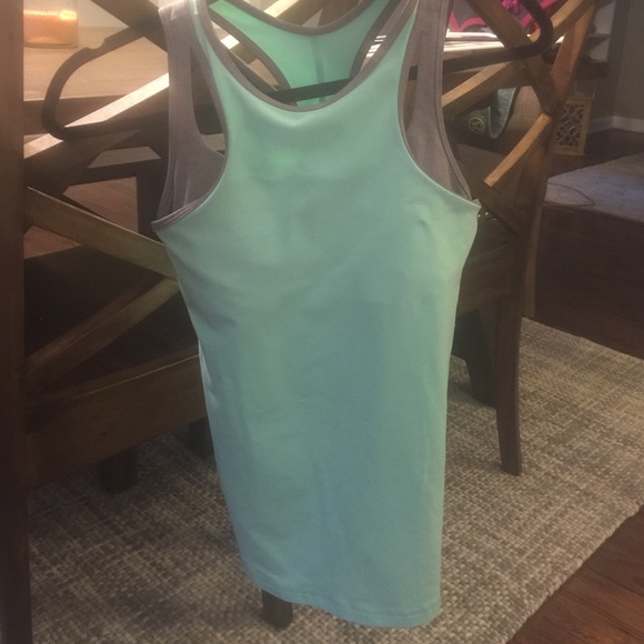 Lululemon top mint-ish green