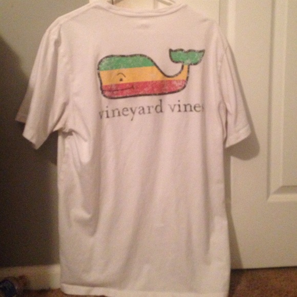 Vineyard vines t-shirt