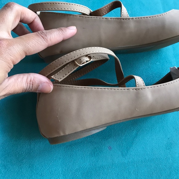 🏁 Camel Dobie Criss Cross Flats 6 - Picture 3 of 4