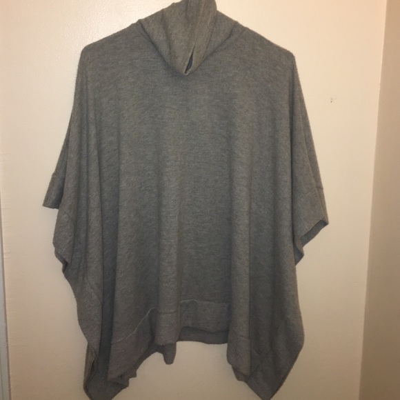 Grey cowl neck sweater 3/4 sleeve