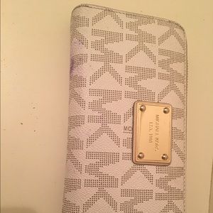 Micheal Kors wallet
