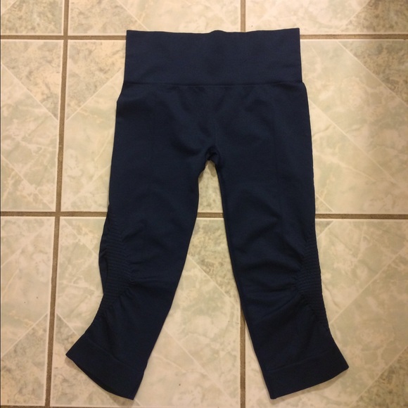 Connection 18 High Waisted Workout Cropped Legging