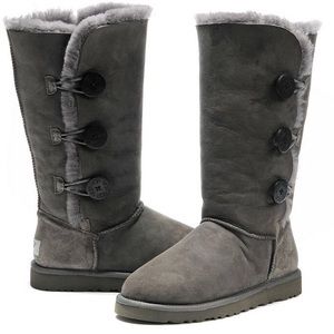 ✨100% Authentic UGG Baily Button Triplet II Boots!