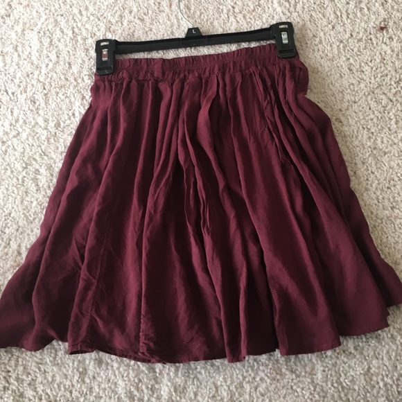 Brandy Melville maroon skirt!