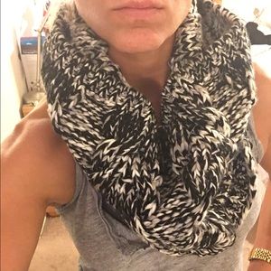 Gap infinity scarf