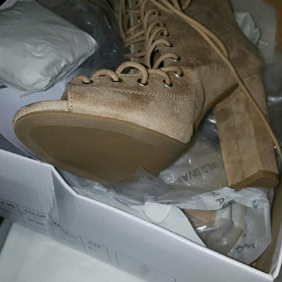 Suede lace up boots - Picture 3 of 3