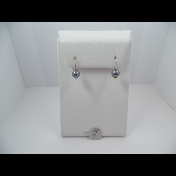 Earrings - Picture 1 of 1