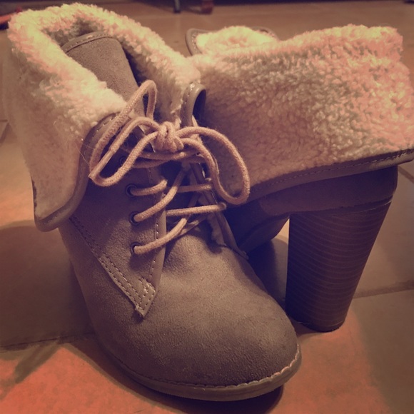 Heeled boots