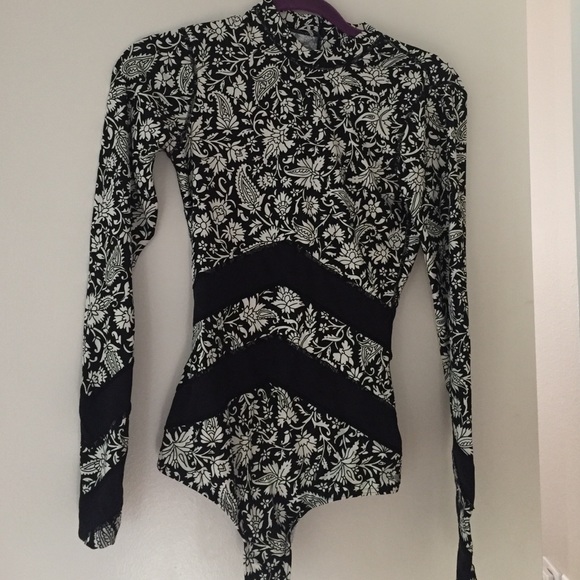 2015 O'Neill one piece/ rash guard.