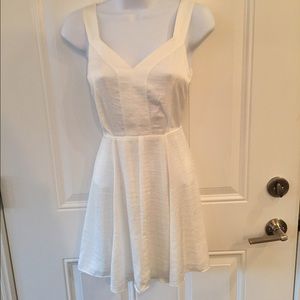 NEW White BCBG Dress w cutout back