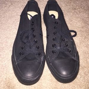 Black ankle converse