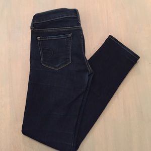 American Eagle Skinny dark wash Jean