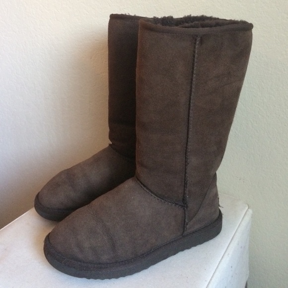 UGG Classic Tall Boot size W7