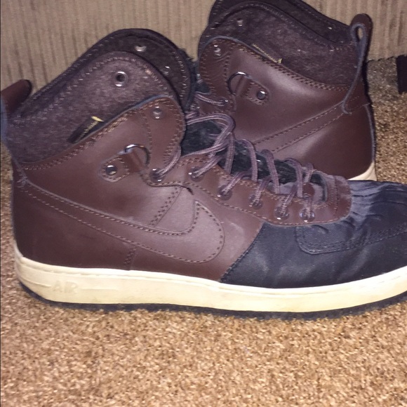 Nike boots size 11 brown and dark blue
