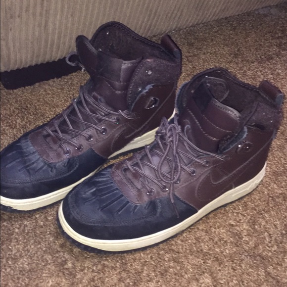 Nike boots size 11 brown and dark blue main image 4