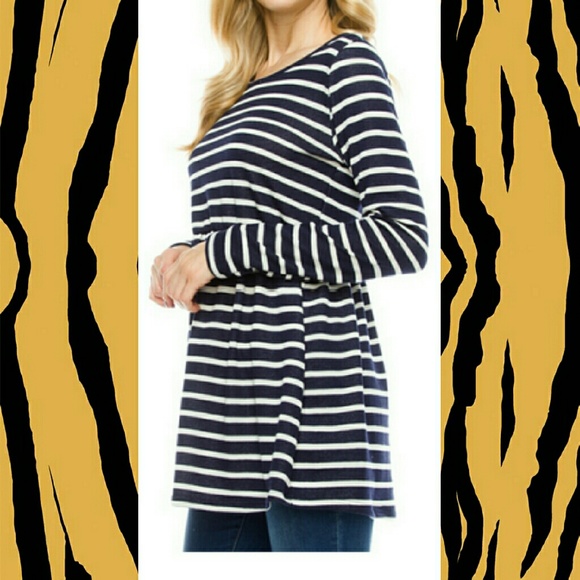 💞1 LEFT💞STRIPED PRINT LONG SLEEVE DETAIL TOP - Picture 2 of 3